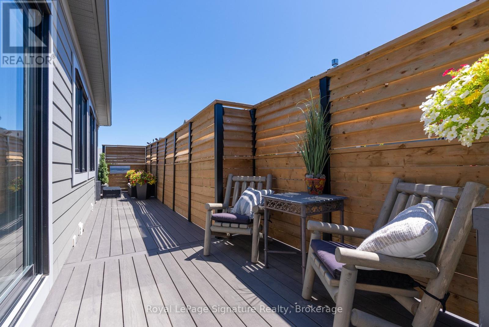 Photo 11 of 104 Clippers Lane, Blue Mountains ON