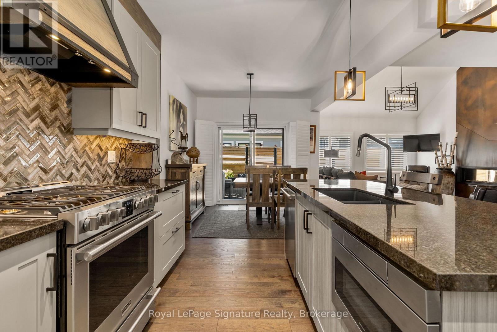 Photo 24 of 104 Clippers Lane, Blue Mountains ON