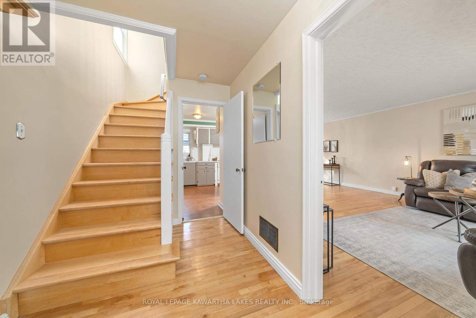 Photo 13 of 769 Chesterfield Avenue, Peterborough North ON