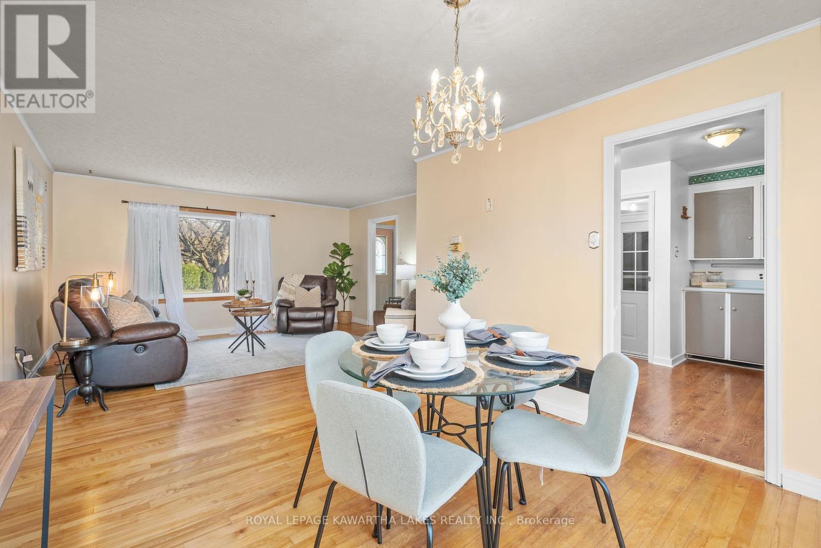 Photo 18 of 769 Chesterfield Avenue, Peterborough North ON