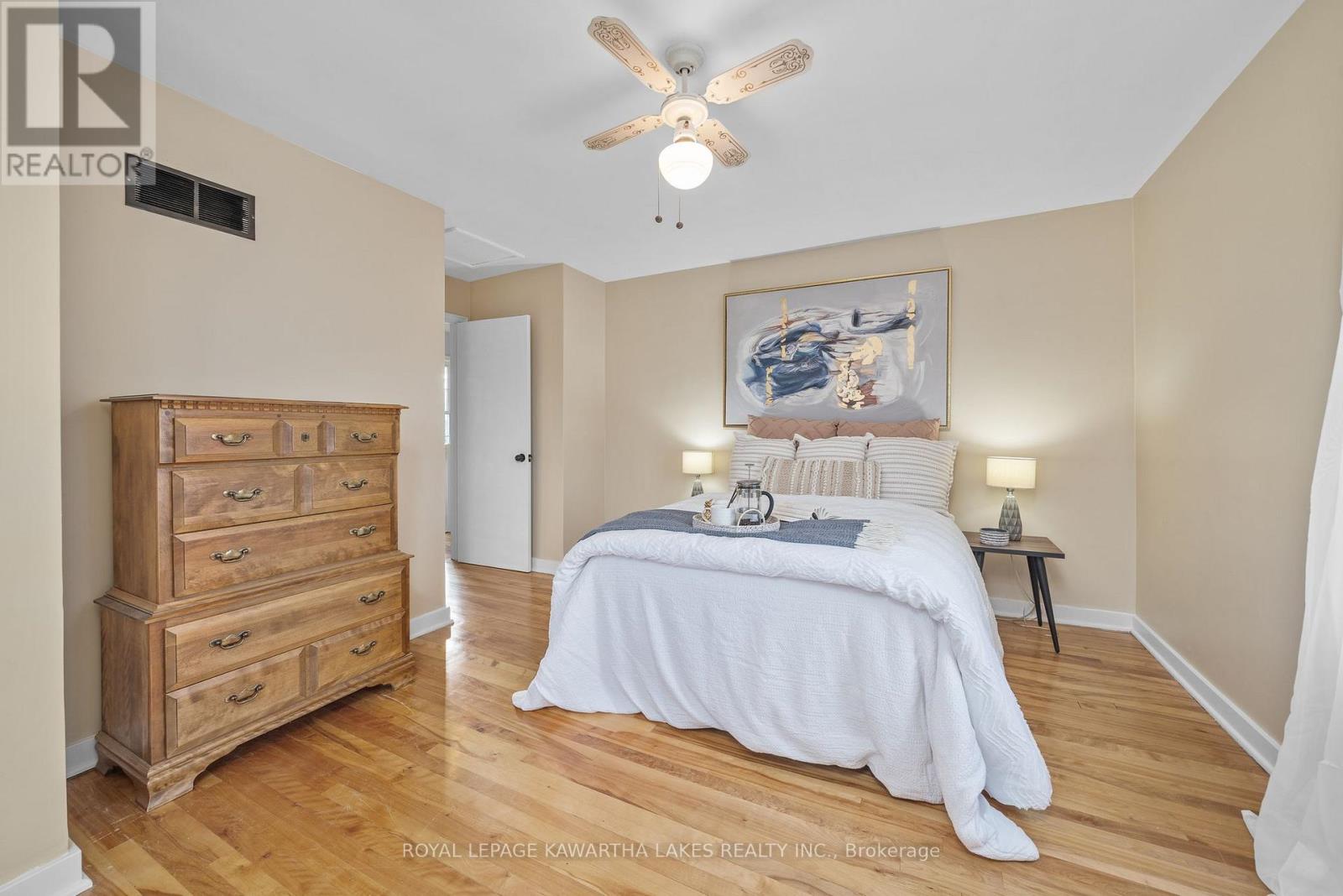 Photo 27 of 769 Chesterfield Avenue, Peterborough North ON