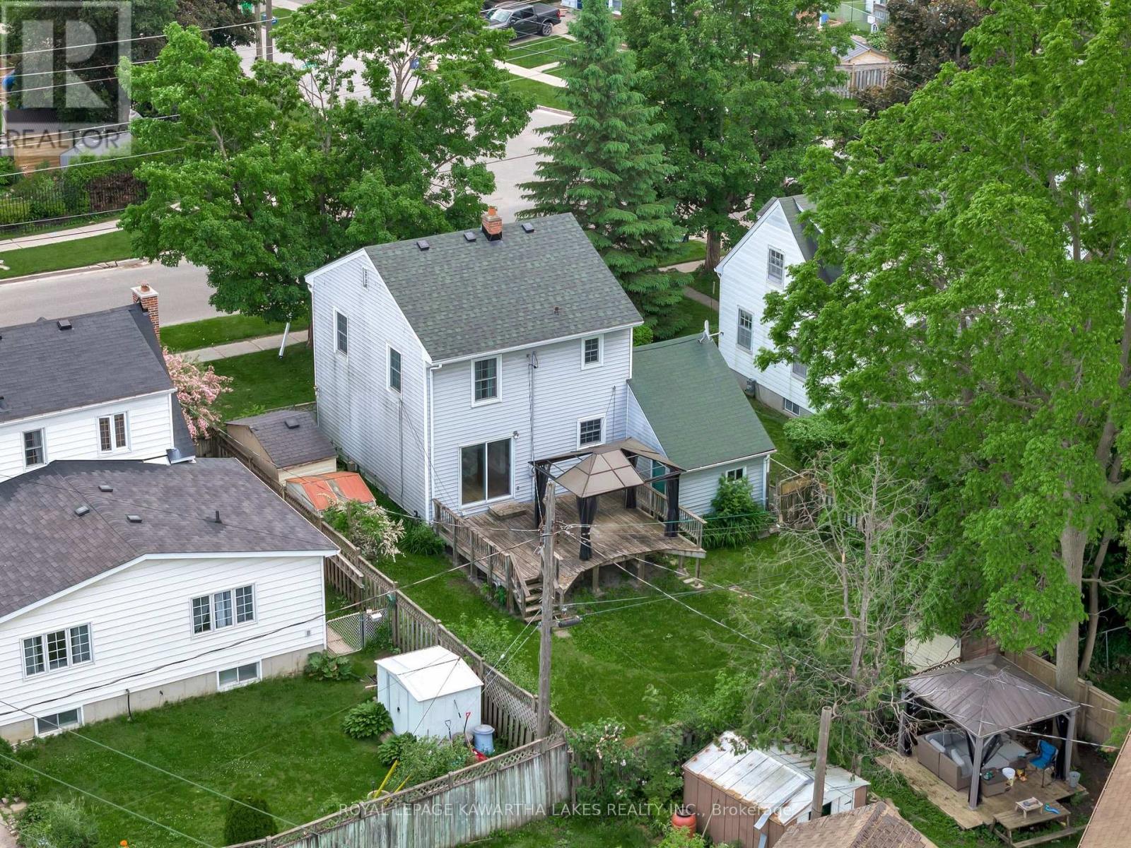 Photo 3 of 769 Chesterfield Avenue, Peterborough North ON