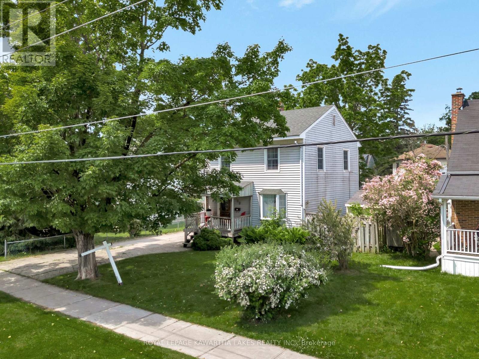 Photo 5 of 769 Chesterfield Avenue, Peterborough North ON