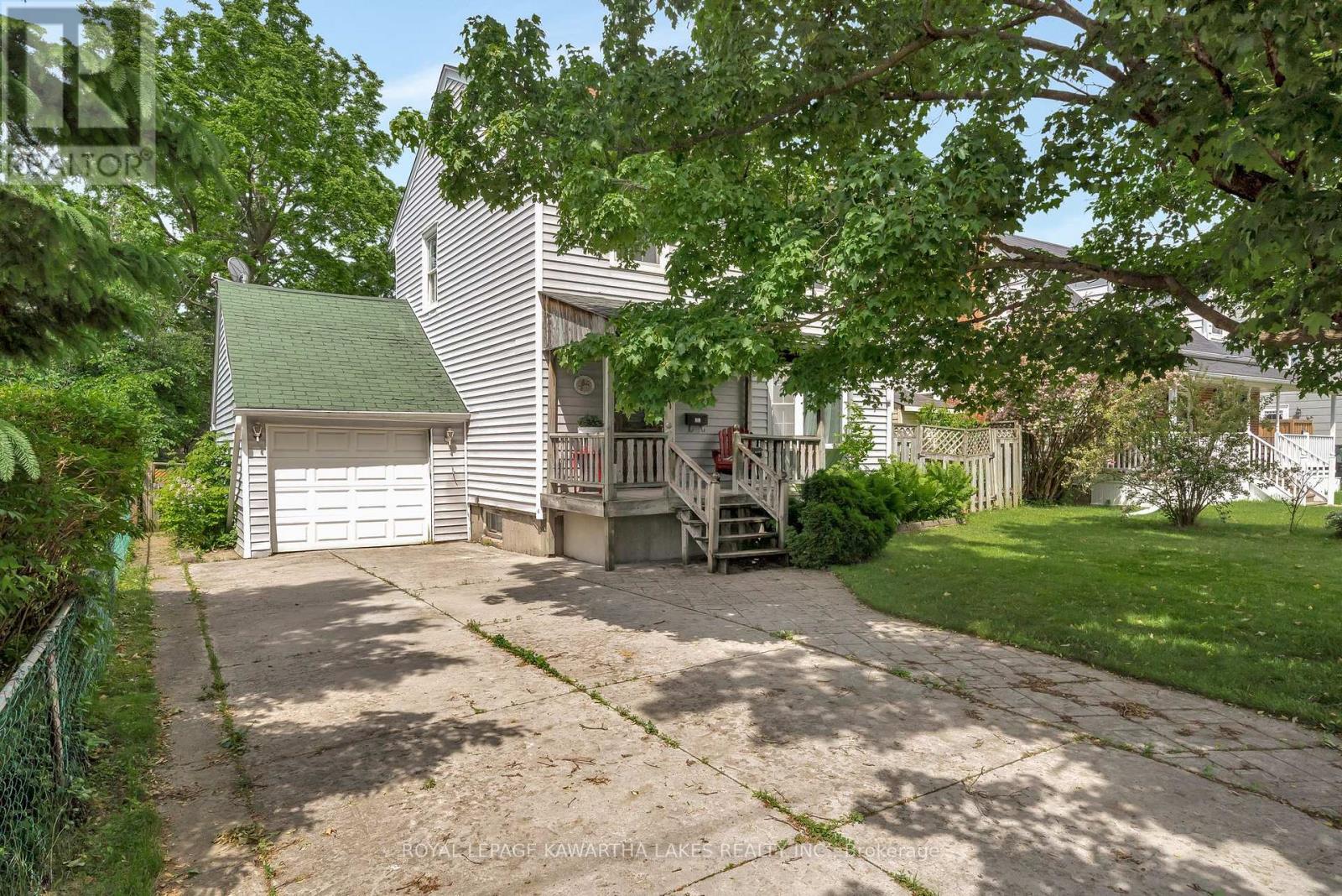 Photo 7 of 769 Chesterfield Avenue, Peterborough North ON