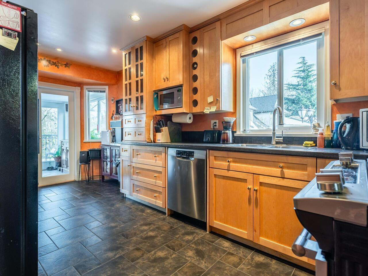 Photo 9 of 2815 Westside Place, Abbotsford BC