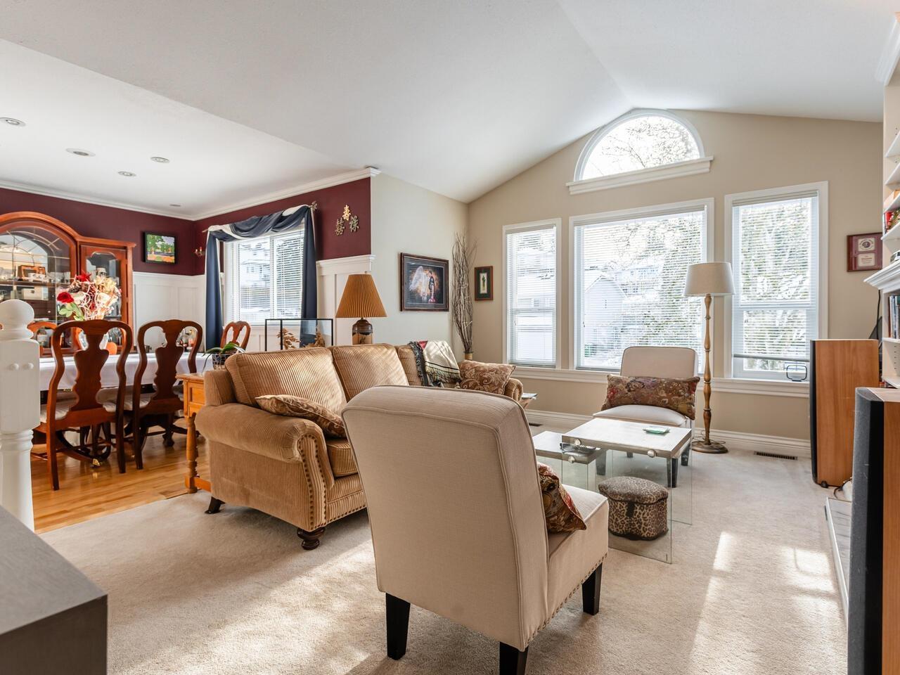 Photo 3 of 2815 Westside Place, Abbotsford BC