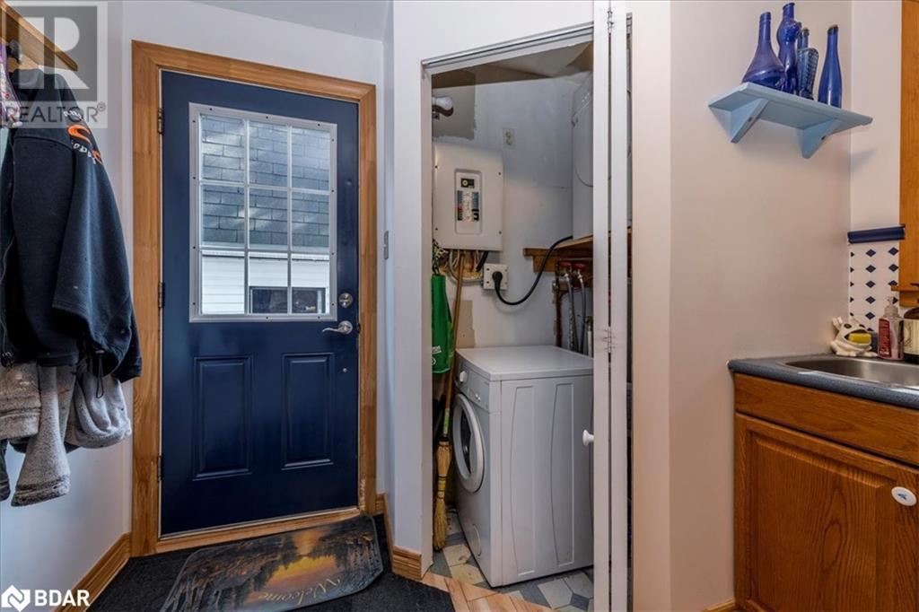 Photo 12 of 930 Gilmore Avenue, Innisfil ON