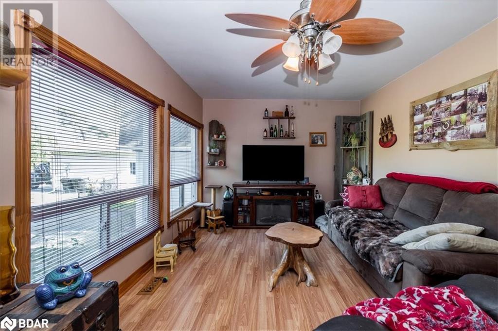 Photo 4 of 930 Gilmore Avenue, Innisfil ON