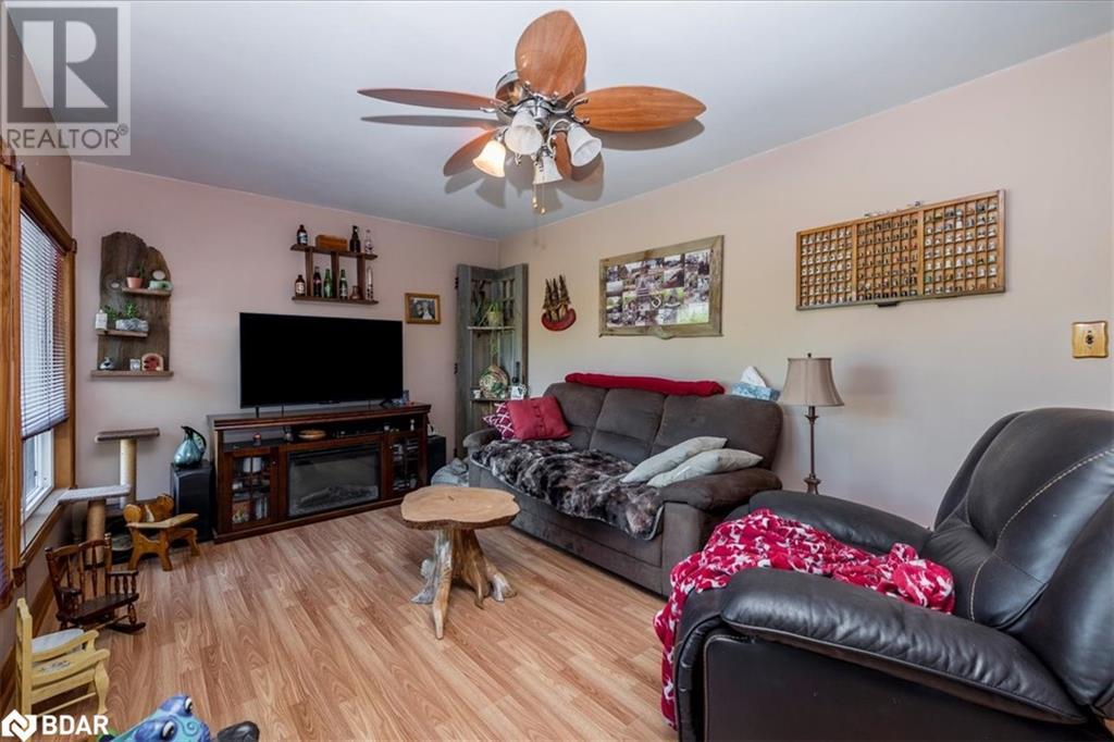Photo 5 of 930 Gilmore Avenue, Innisfil ON