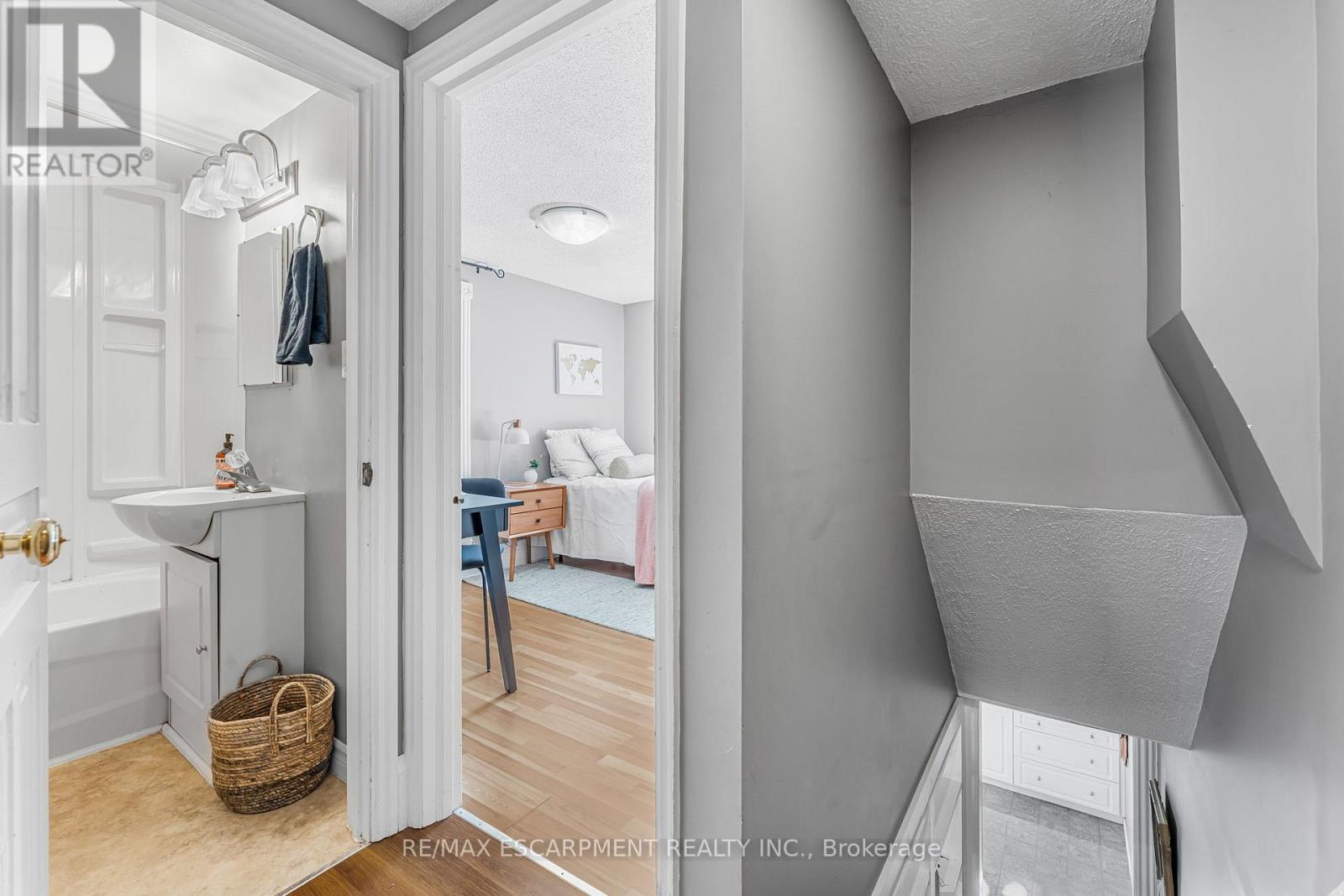 Photo 18 of 4220 4222 Hixon Street, Lincoln ON
