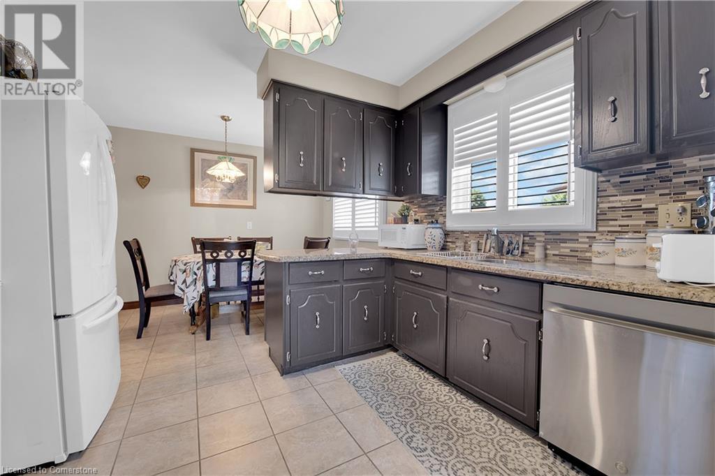 Photo 28 of 18 Villa Court, Hamilton ON