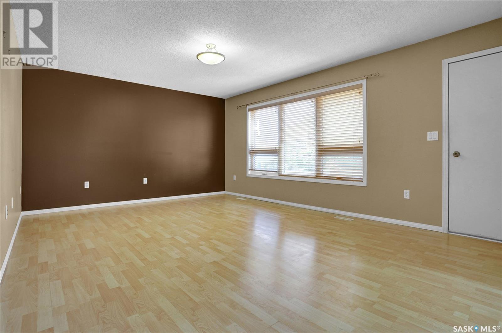 Photo 31 of 110 3rd Avenue W, Gravelbourg SK