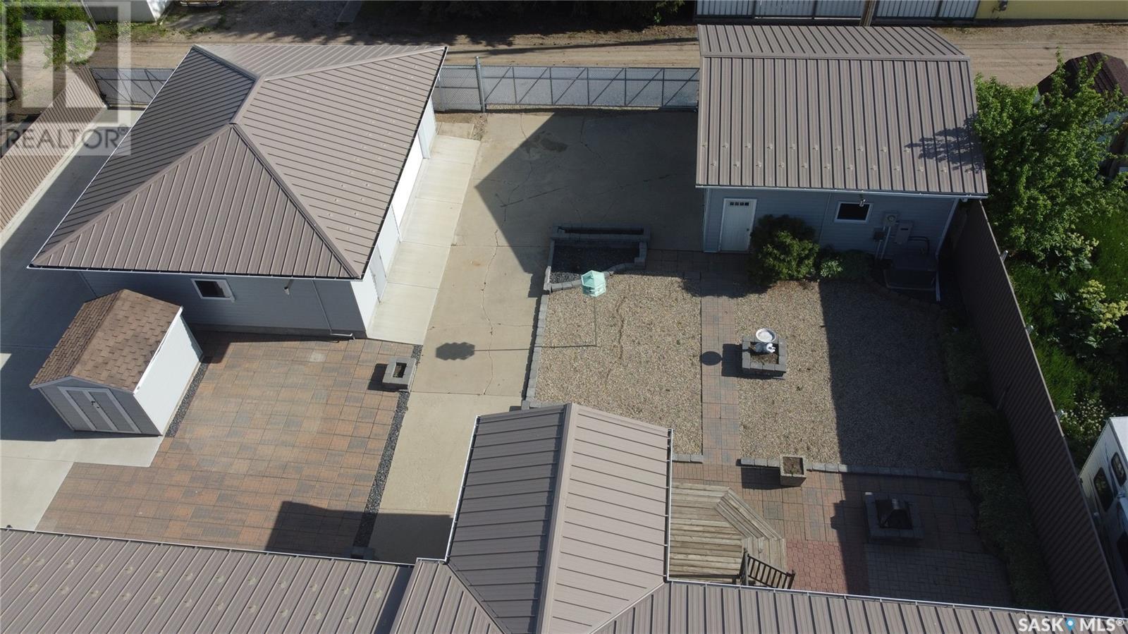 Photo 5 of 110 3rd Avenue W, Gravelbourg SK