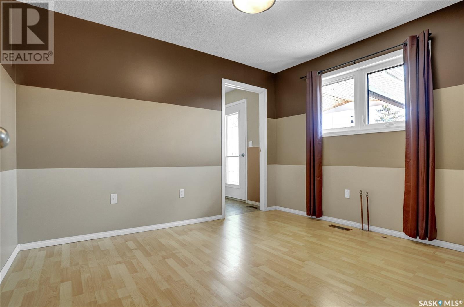 Photo 34 of 110 3rd Avenue W, Gravelbourg SK