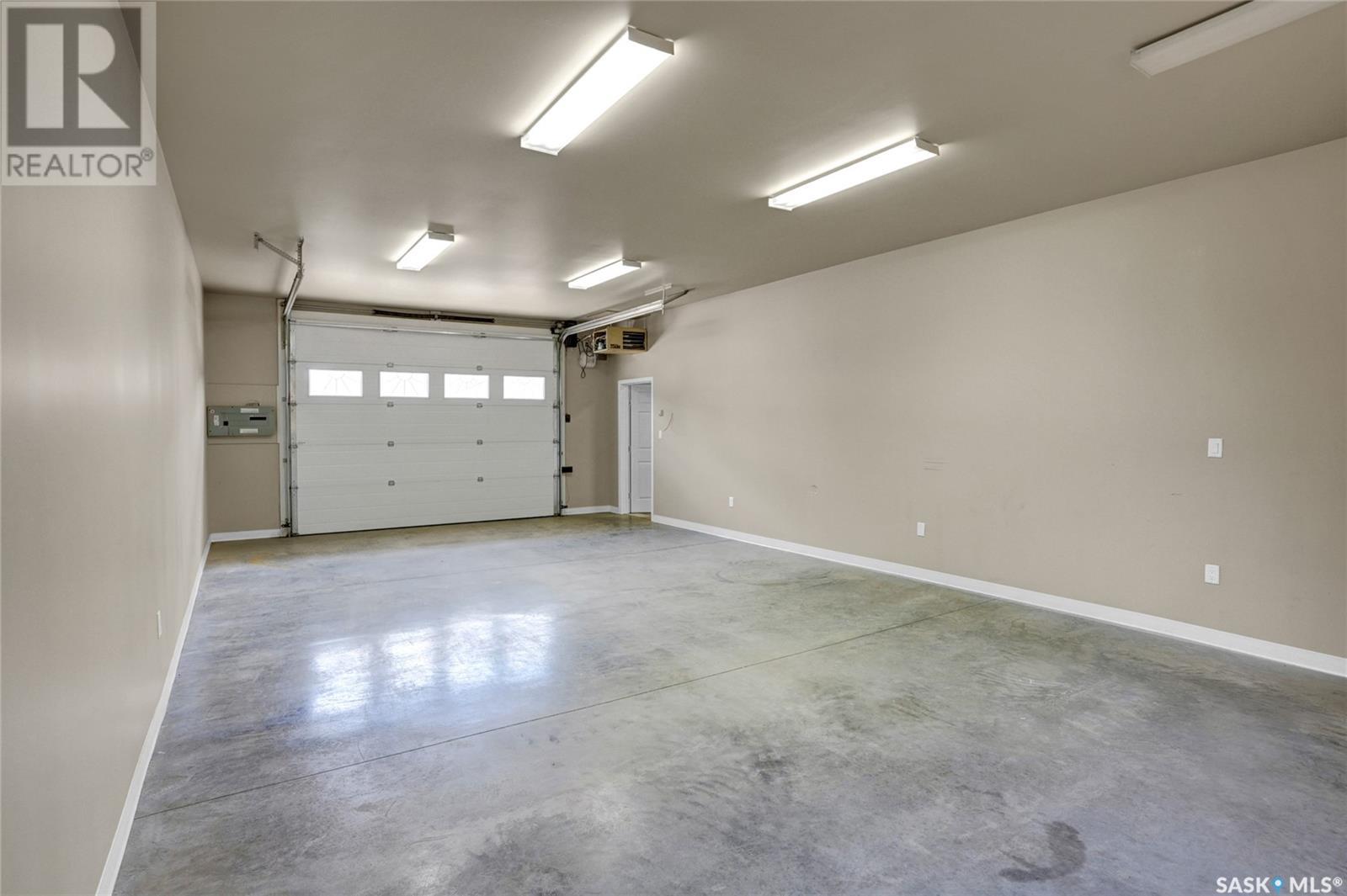 Photo 16 of 110 3rd Avenue W, Gravelbourg SK