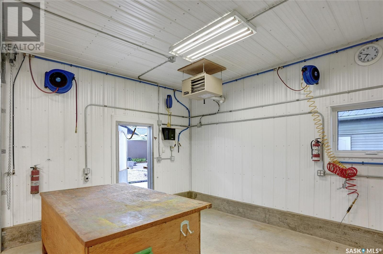 Photo 23 of 110 3rd Avenue W, Gravelbourg SK