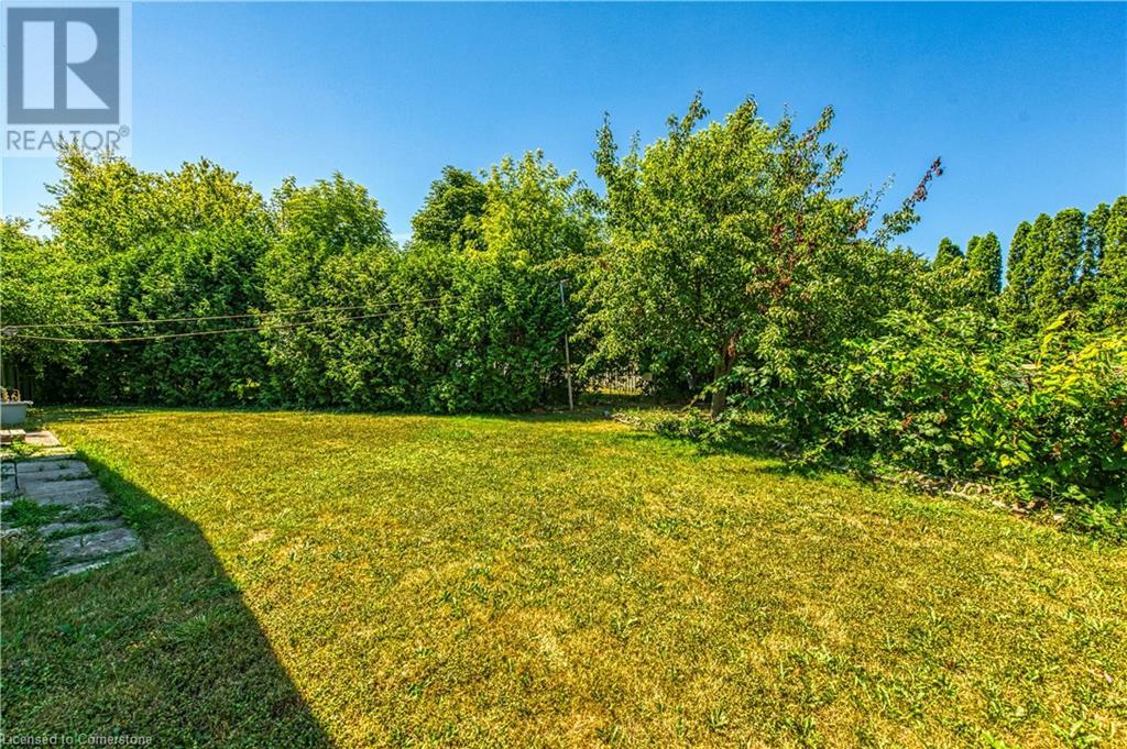 Photo 41 of 18 Villa Court, Hamilton ON