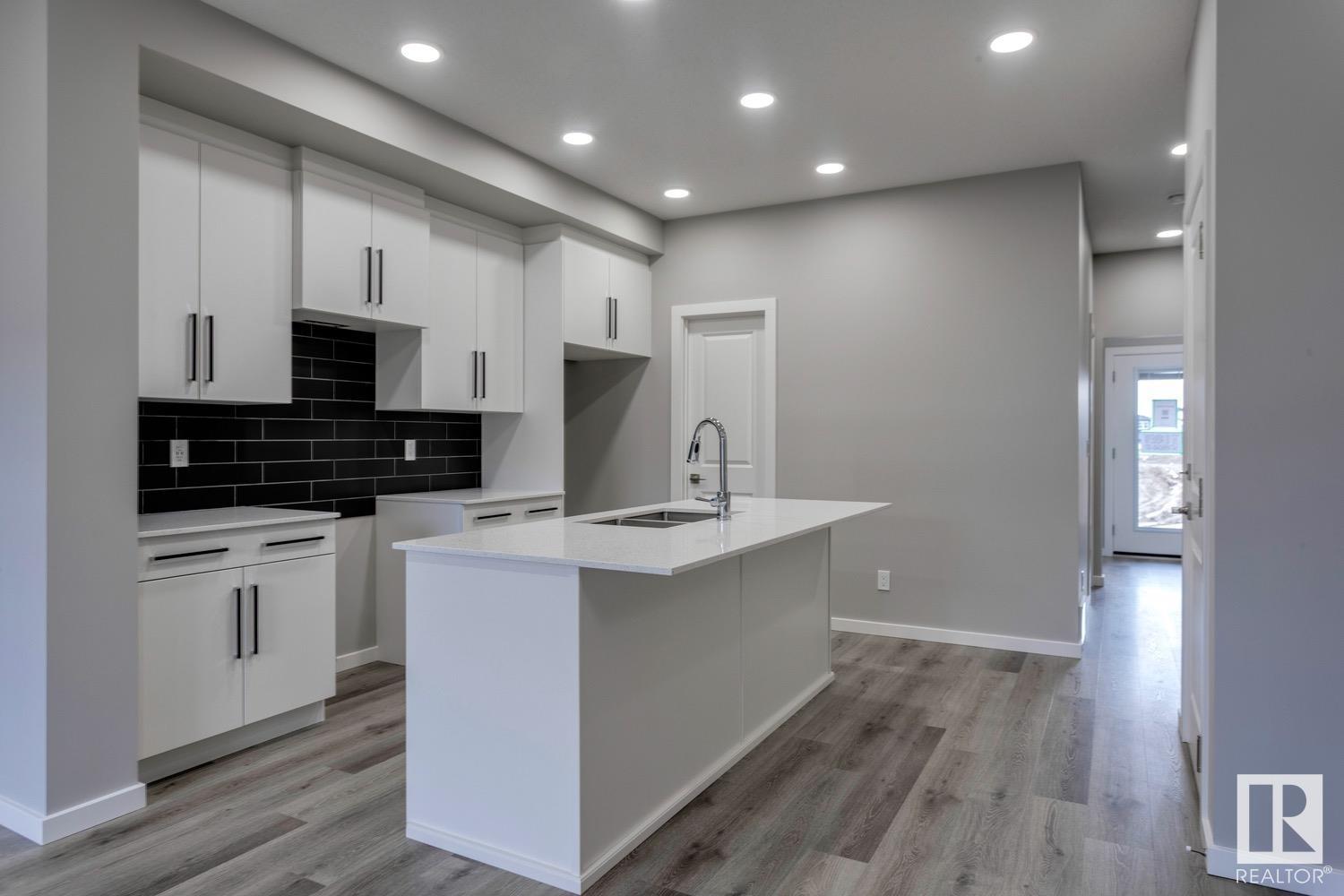Photo 10 of 7367 181 Av Nw, Edmonton AB