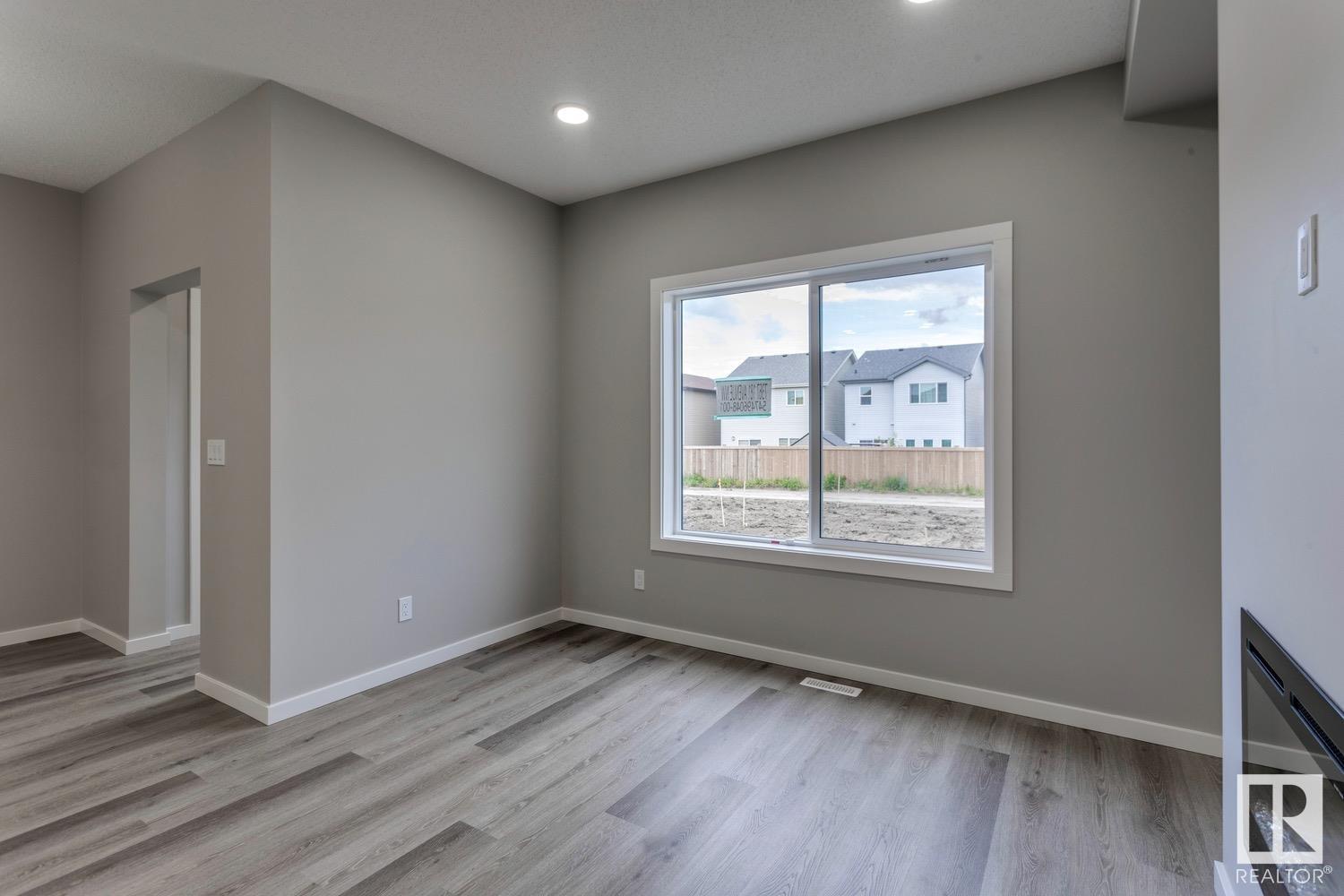 Photo 12 of 7367 181 Av Nw, Edmonton AB