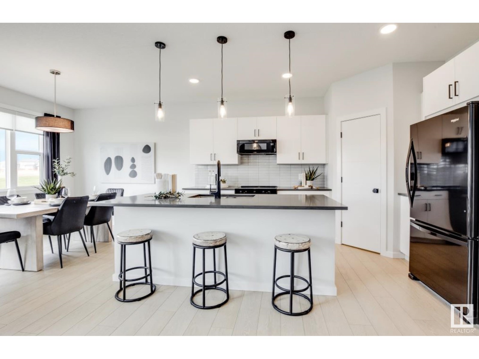 Photo 2 of 8019 228 St Nw, Edmonton AB