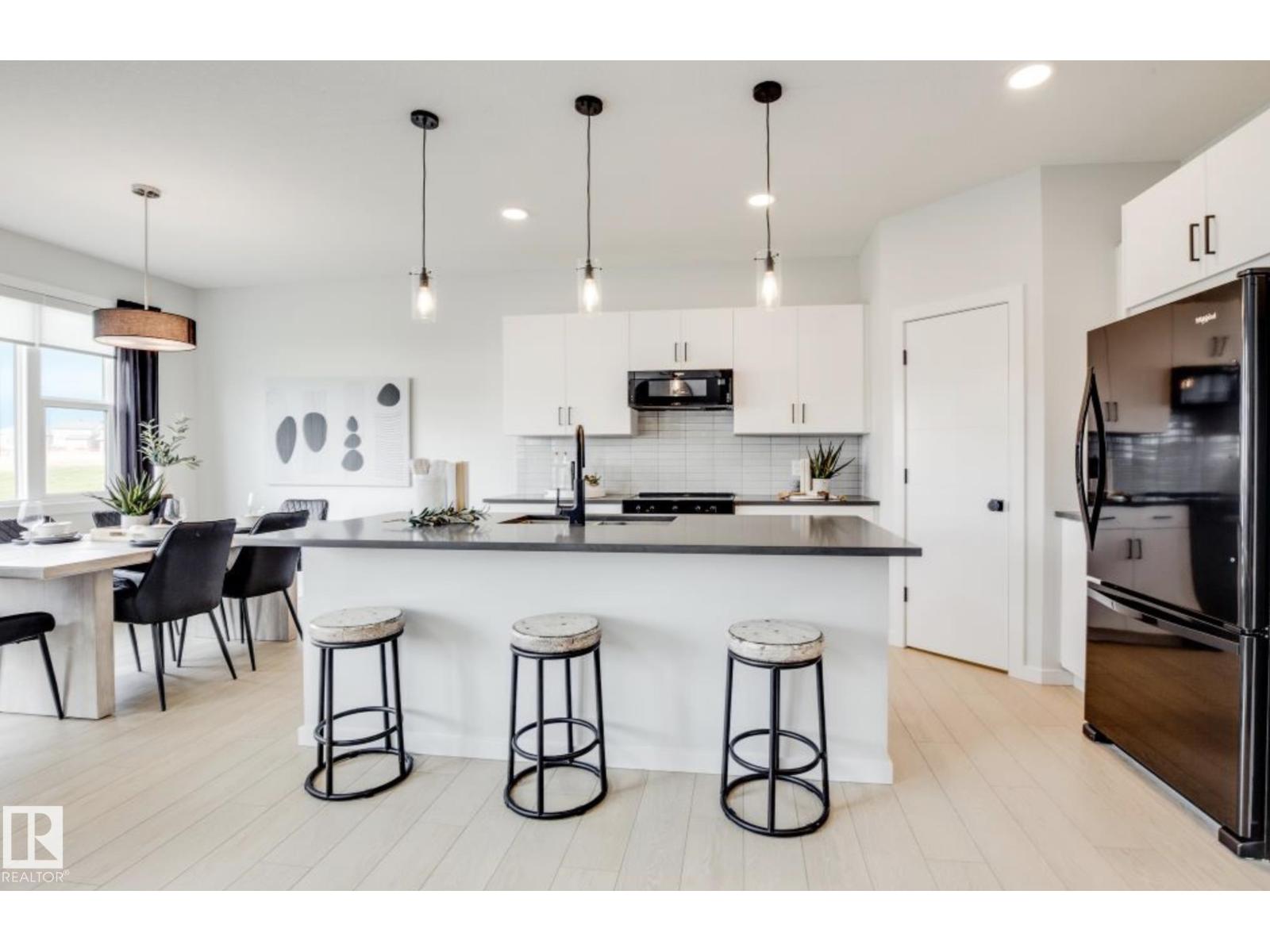Photo 3 of 8019 228 St Nw, Edmonton AB
