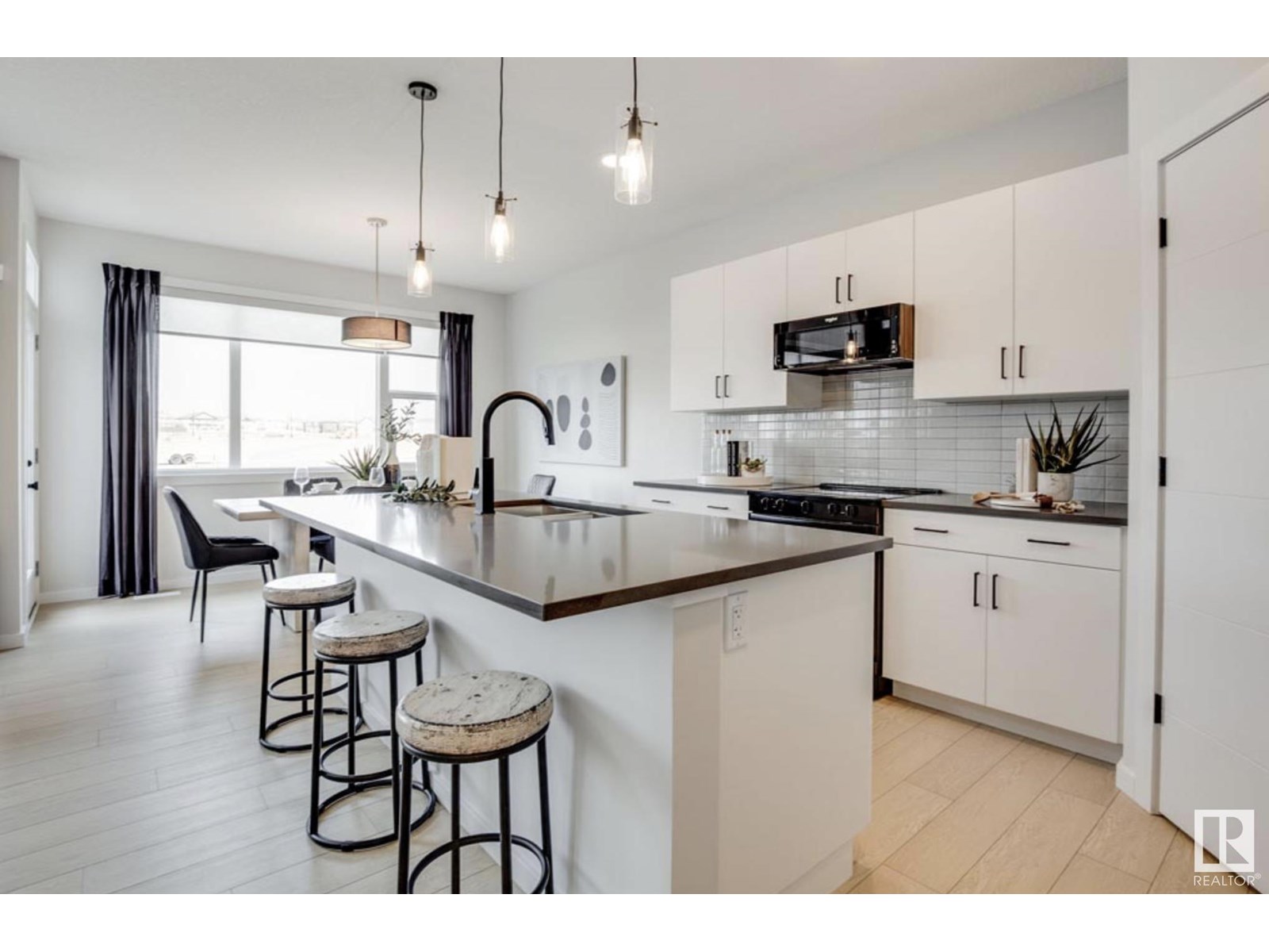 Photo 4 of 8019 228 St Nw, Edmonton AB