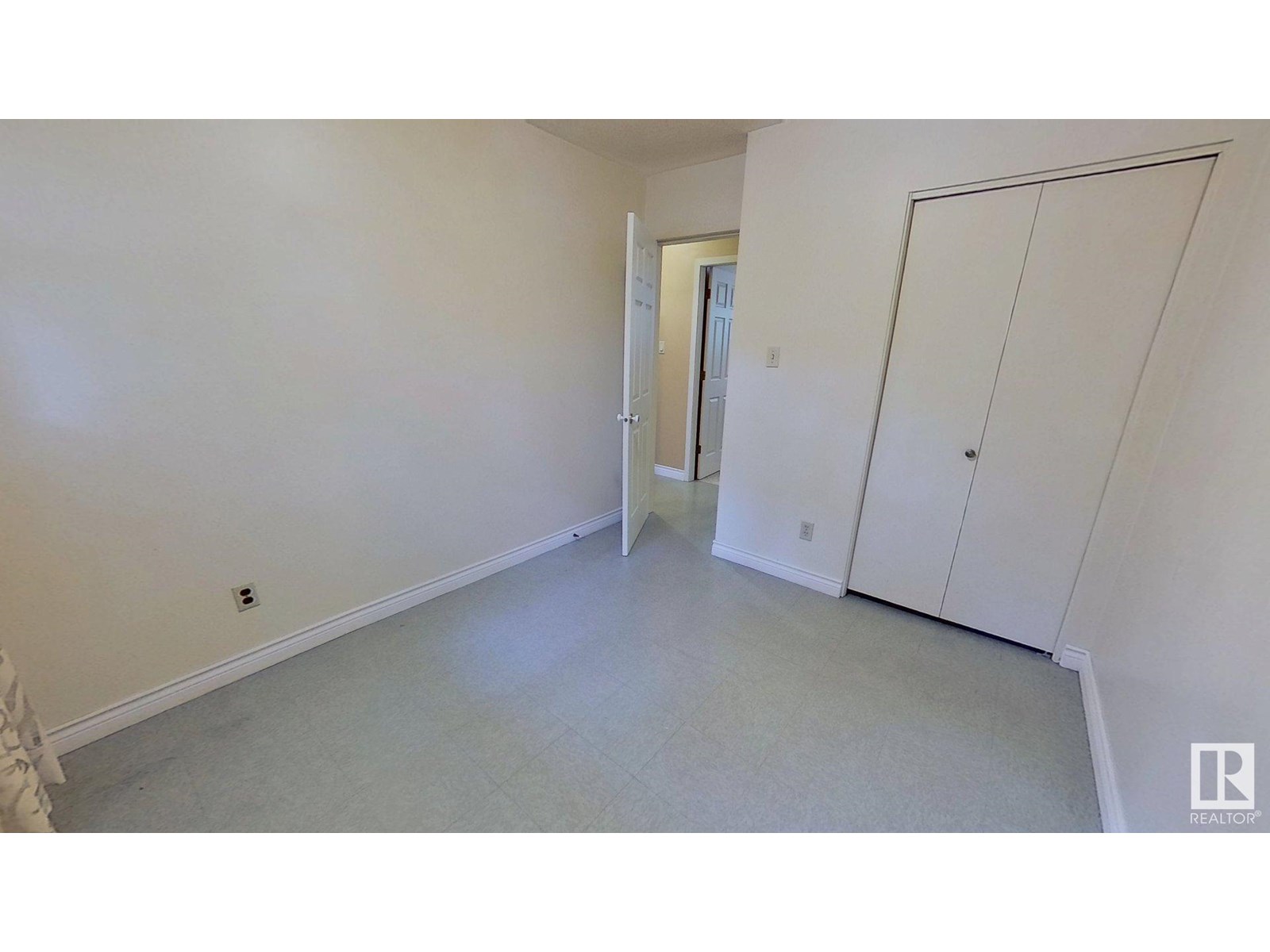 Photo 24 of 899 Alder Av, Sherwood Park AB