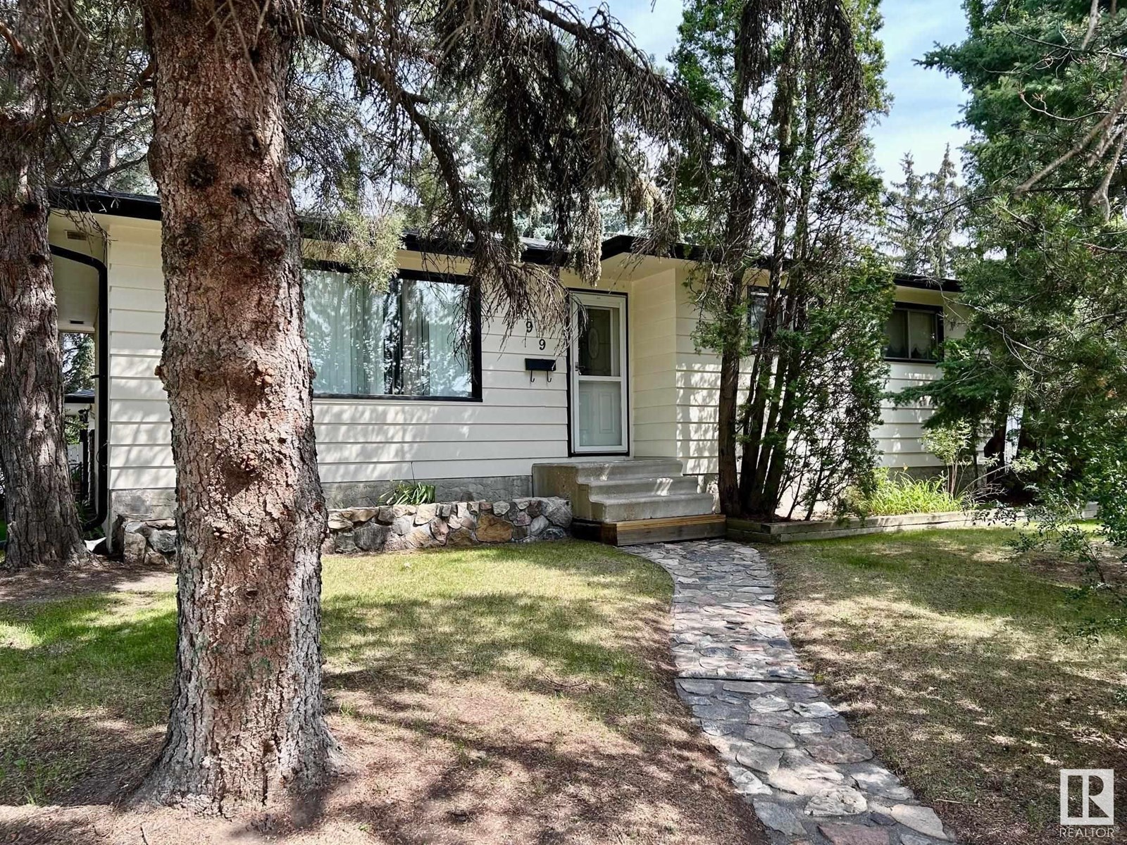 Photo 7 of 899 Alder Av, Sherwood Park AB