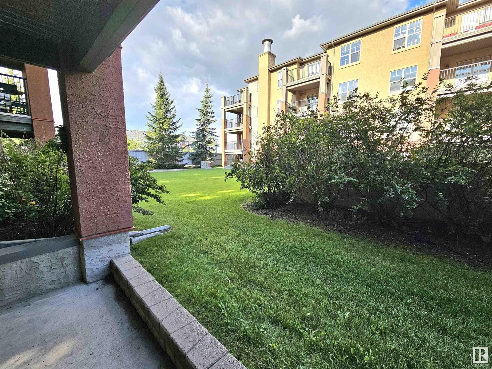 Photo 16 of 105 11445 Ellerslie Rd Sw, Edmonton AB