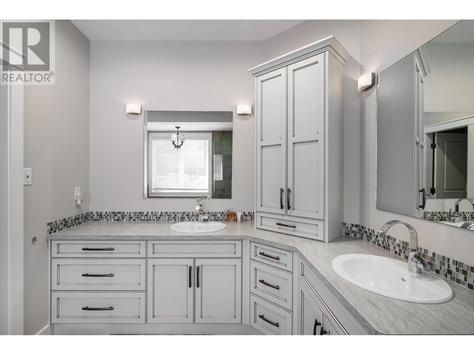 3672 Luxmoore Road, Kelowna