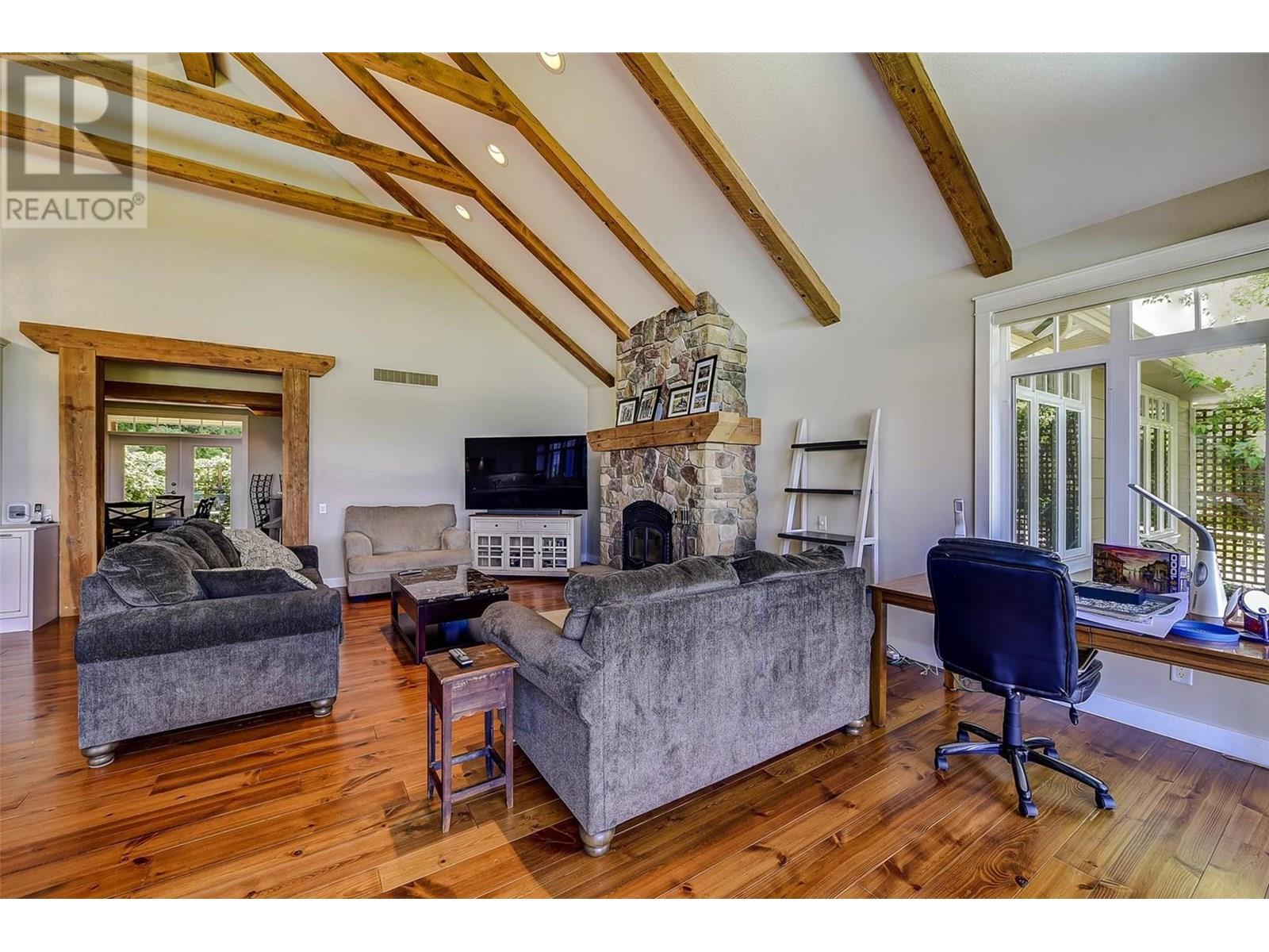 3672 Luxmoore Road, Kelowna