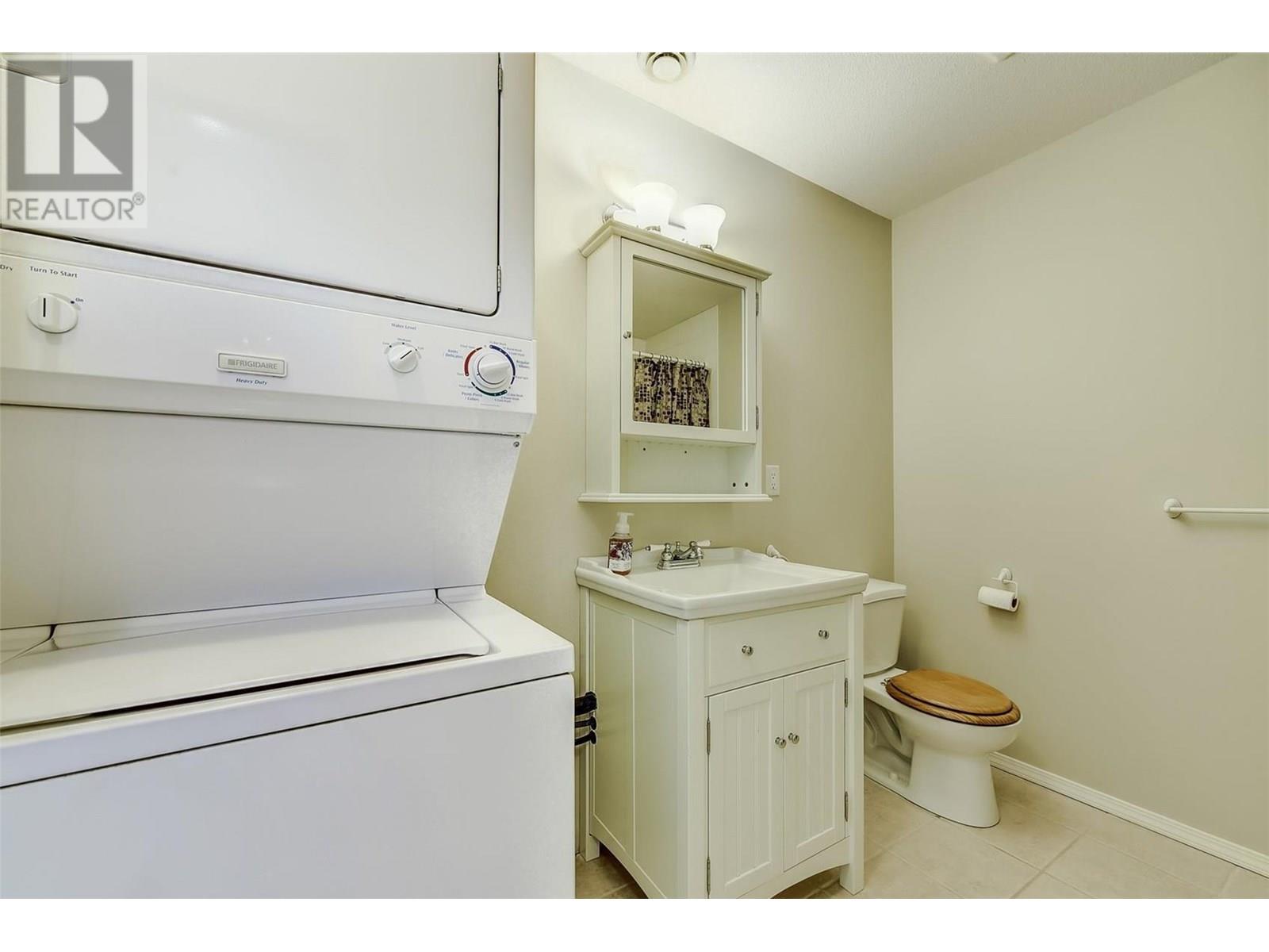 3672 Luxmoore Road, Kelowna