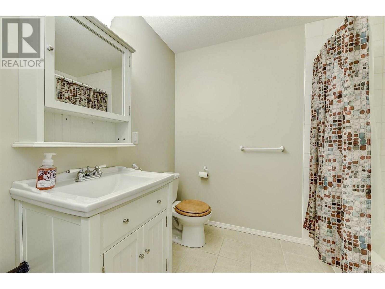 3672 Luxmoore Road, Kelowna