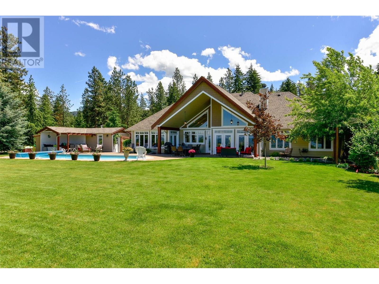 3672 Luxmoore Road, Kelowna
