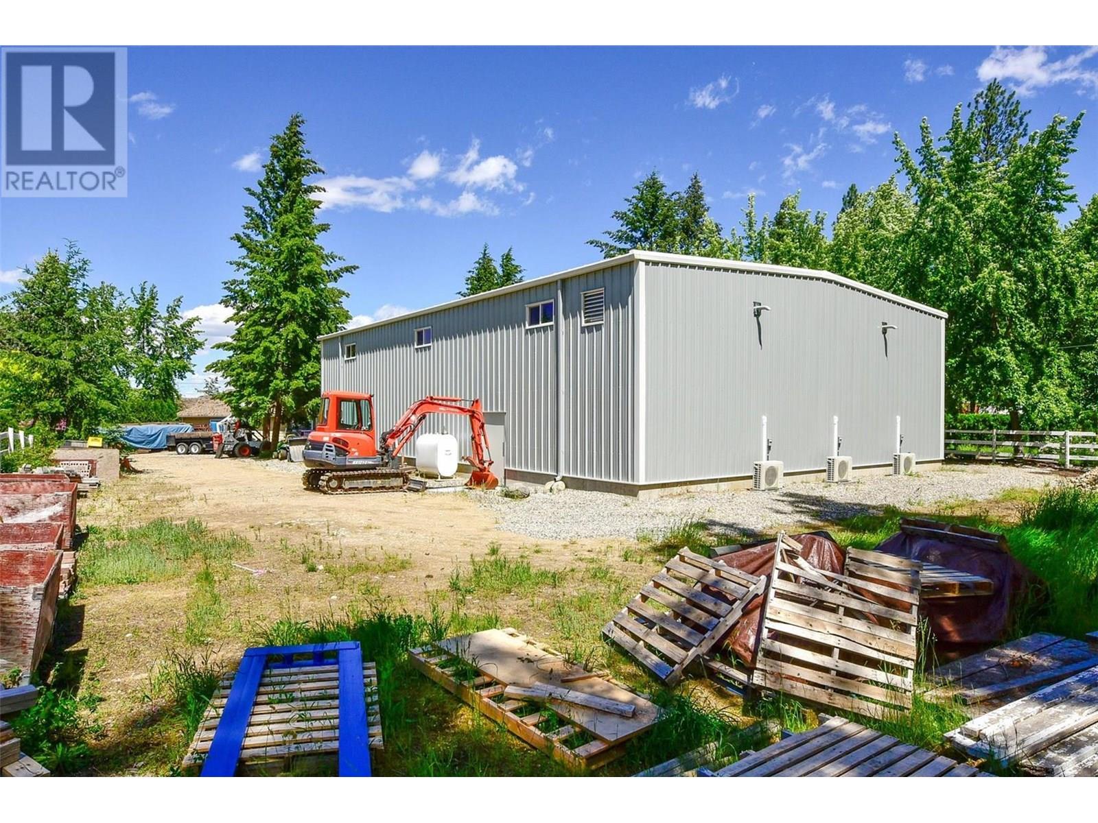 3672 Luxmoore Road, Kelowna