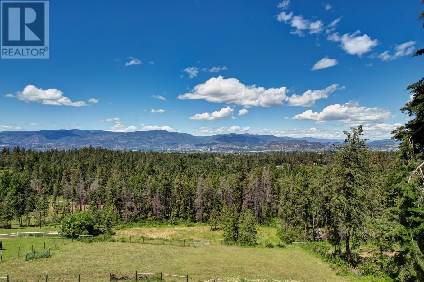 3672 Luxmoore Road, Kelowna