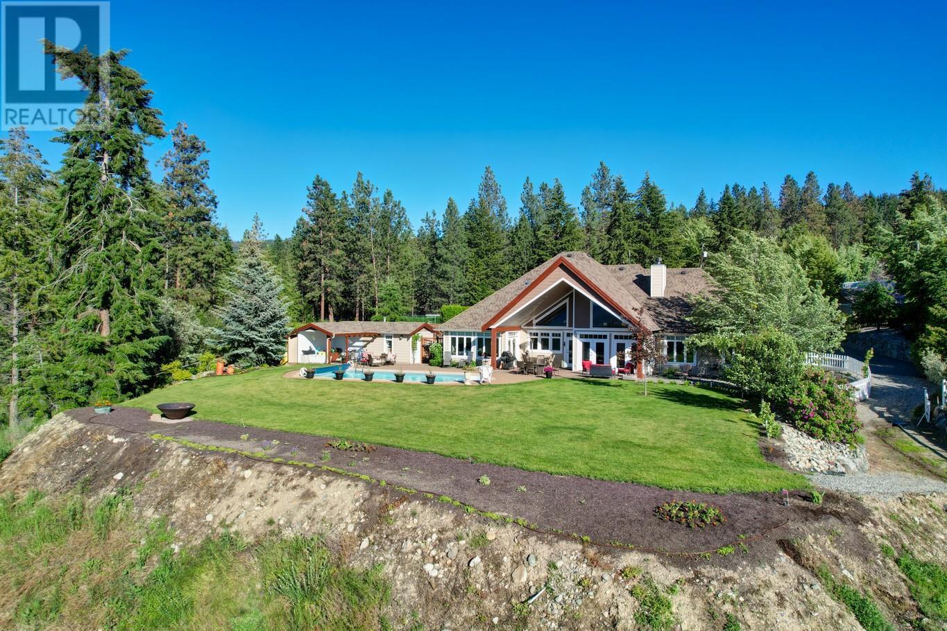 3672 Luxmoore Road, Kelowna
