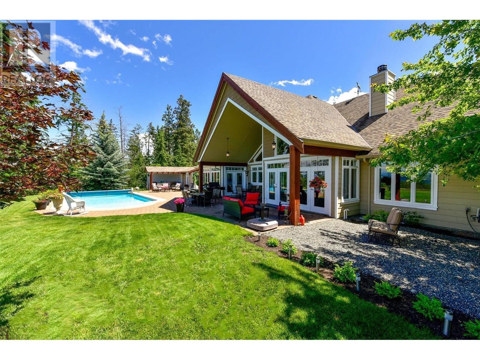 3672 Luxmoore Road, Kelowna