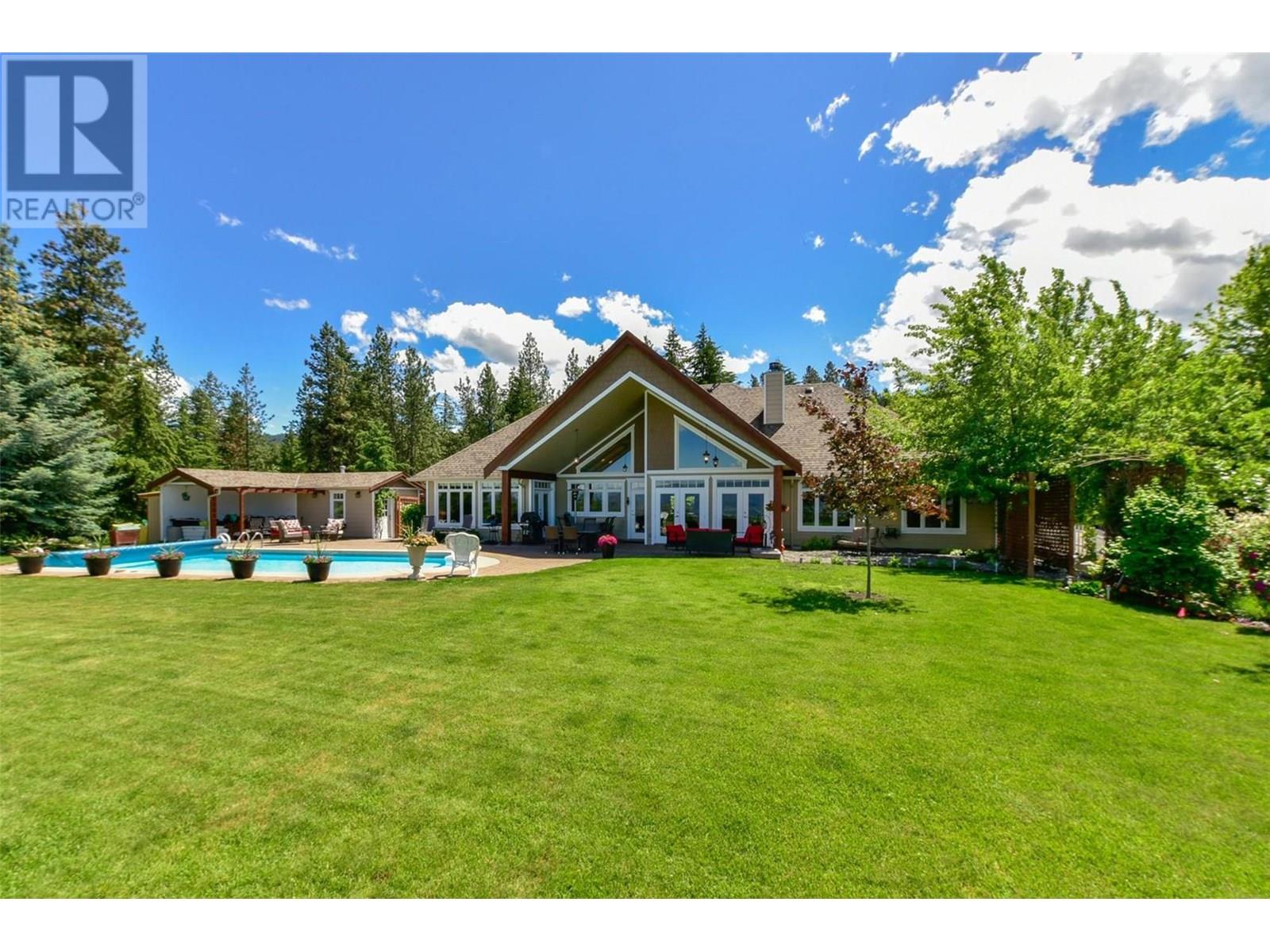 3672 Luxmoore Road, Kelowna