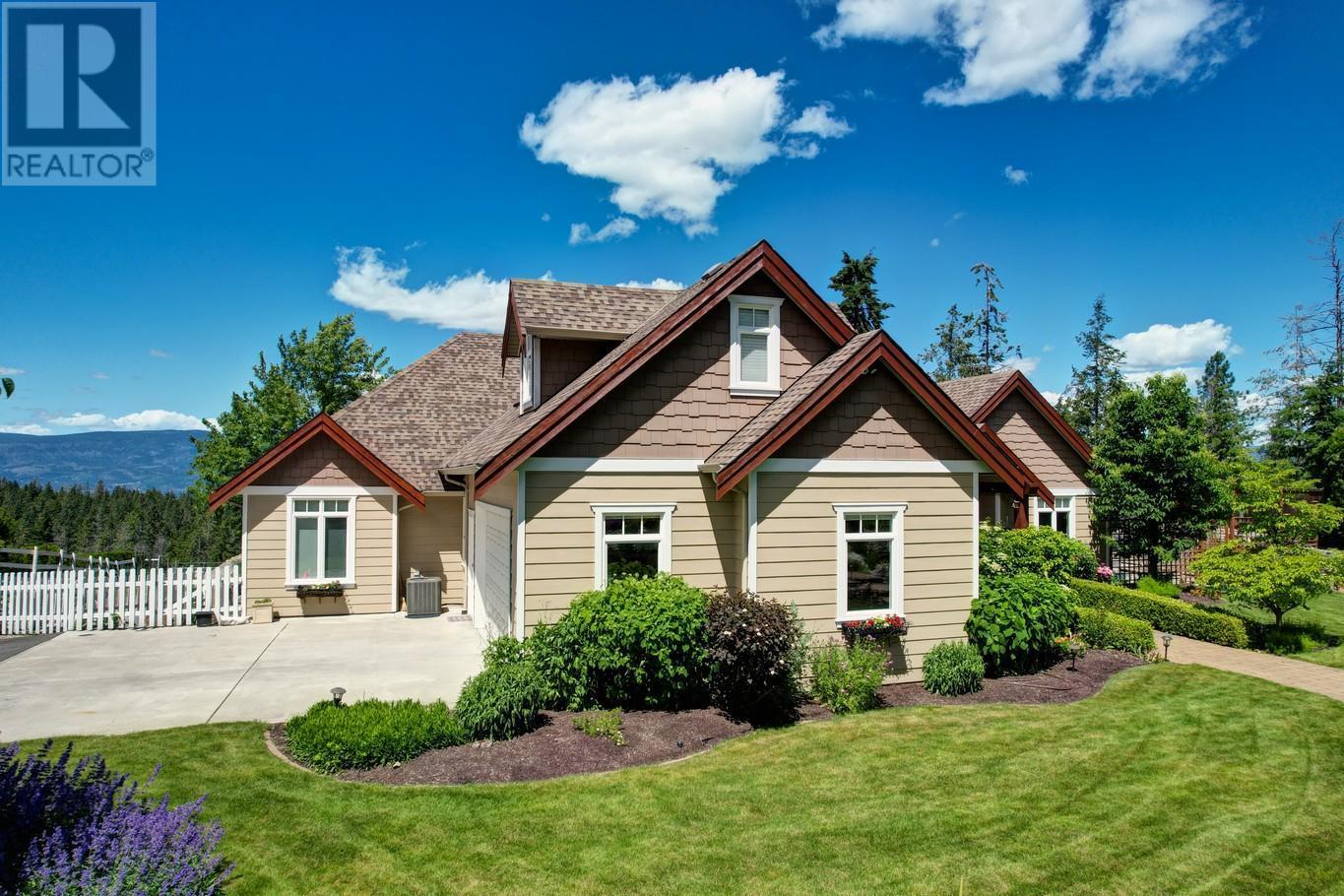 3672 Luxmoore Road, Kelowna