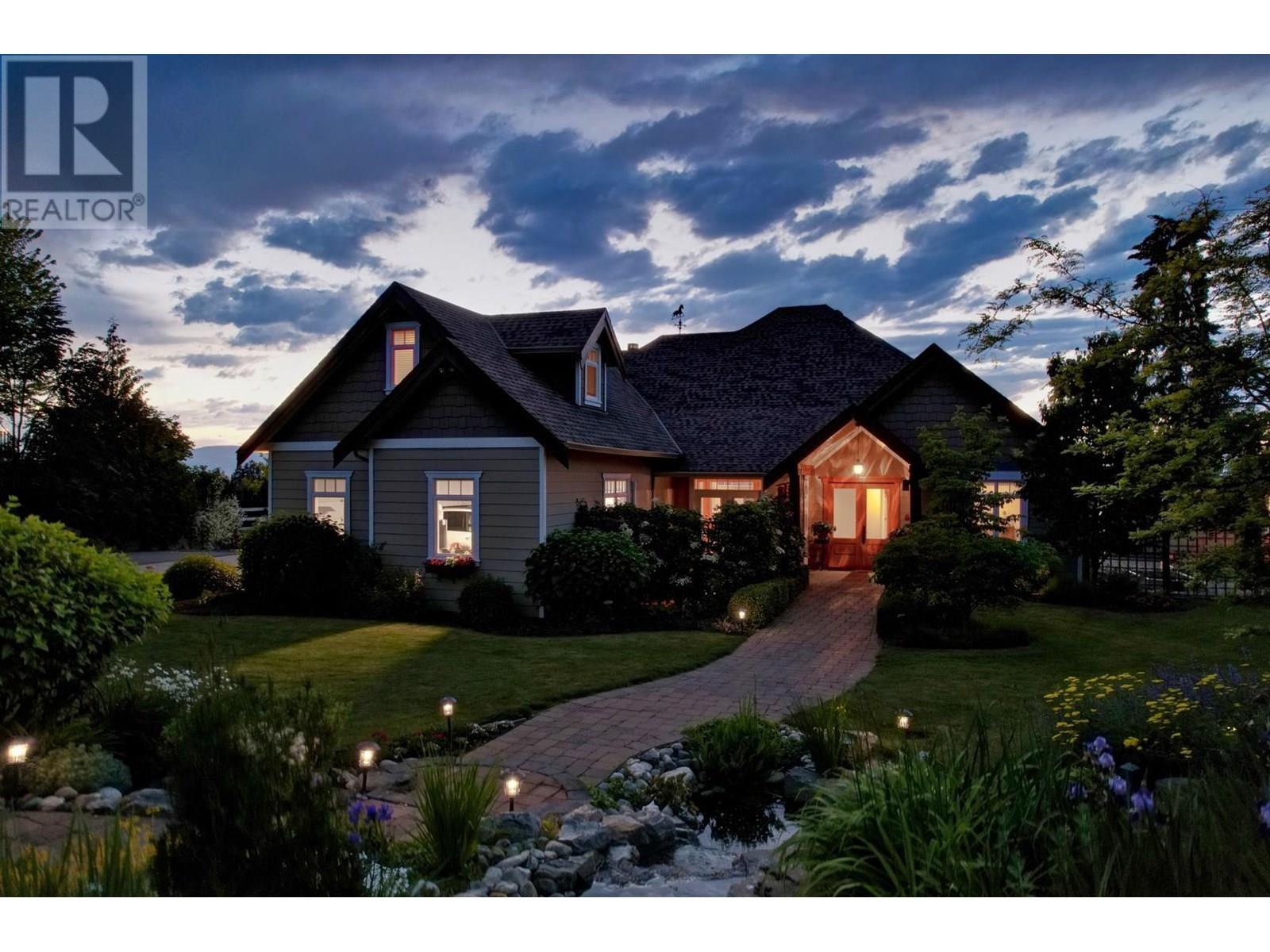 3672 Luxmoore Road, Kelowna