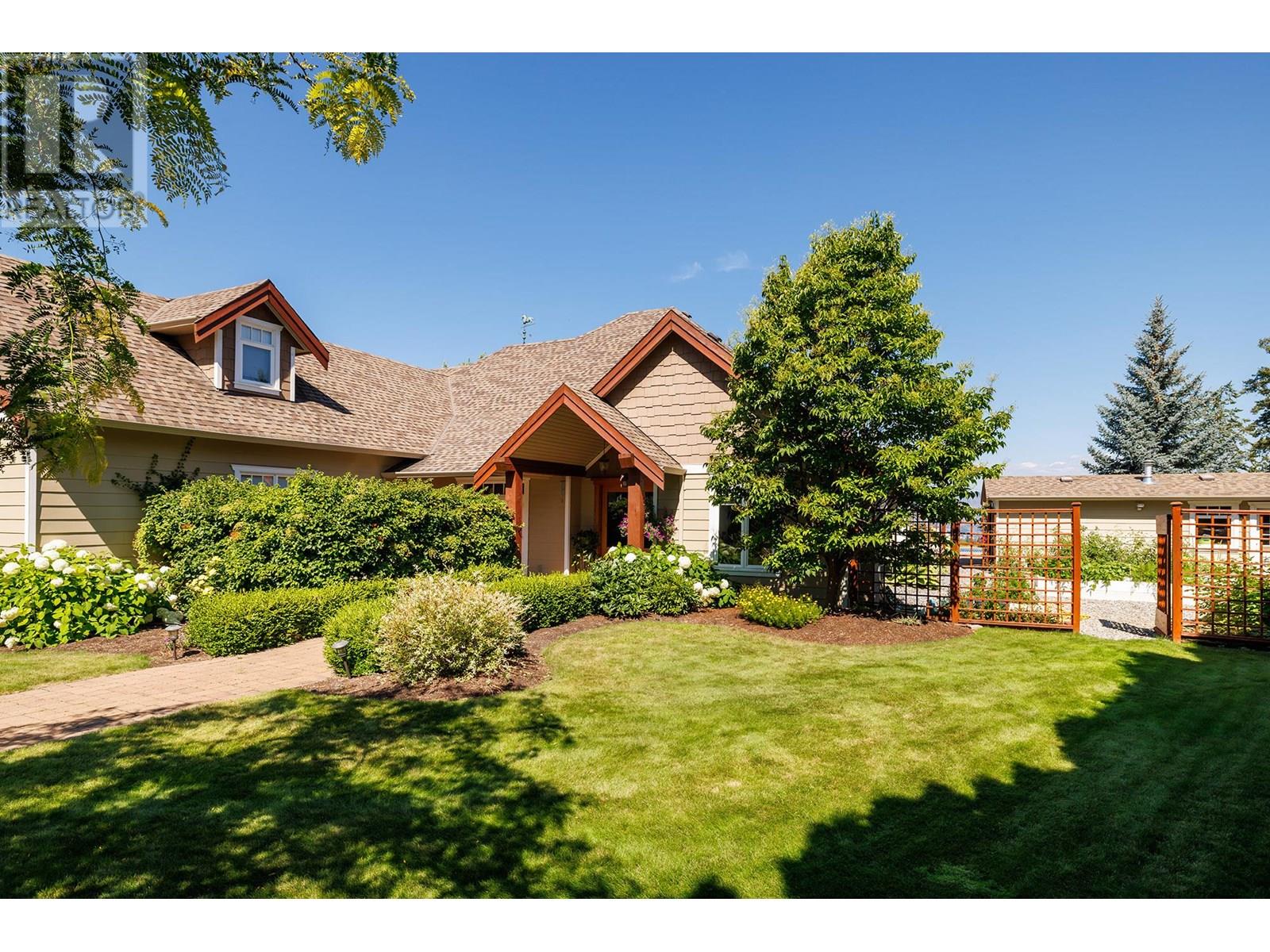 3672 Luxmoore Road, Kelowna