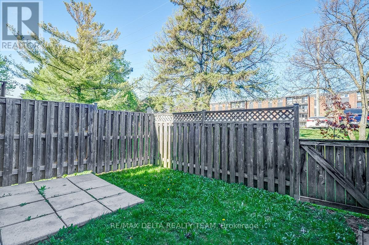 Photo 25 of 2104 Eric Crescent, Ottawa ON