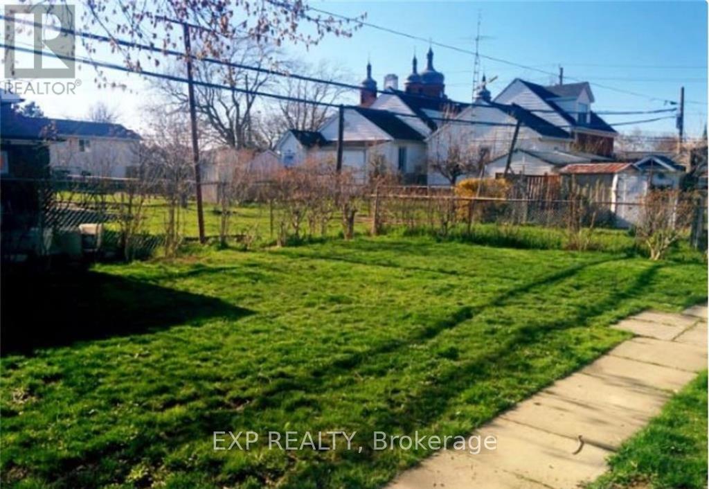Photo 7 of 71 Parkview Road, St Catharines ON