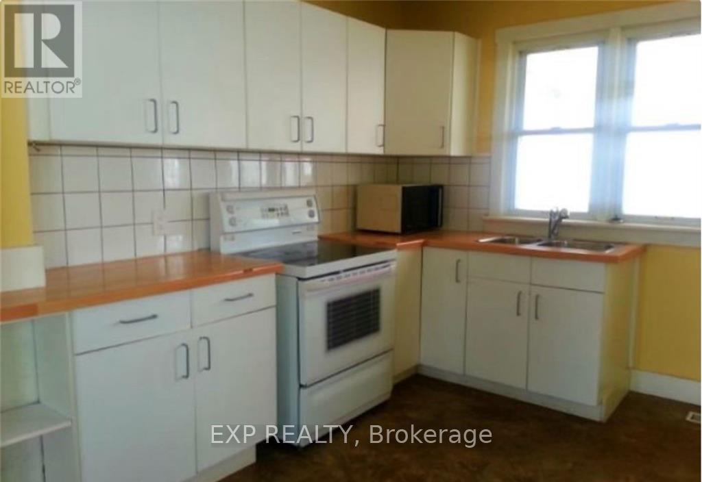 Photo 2 of 71 Parkview Road, St Catharines ON