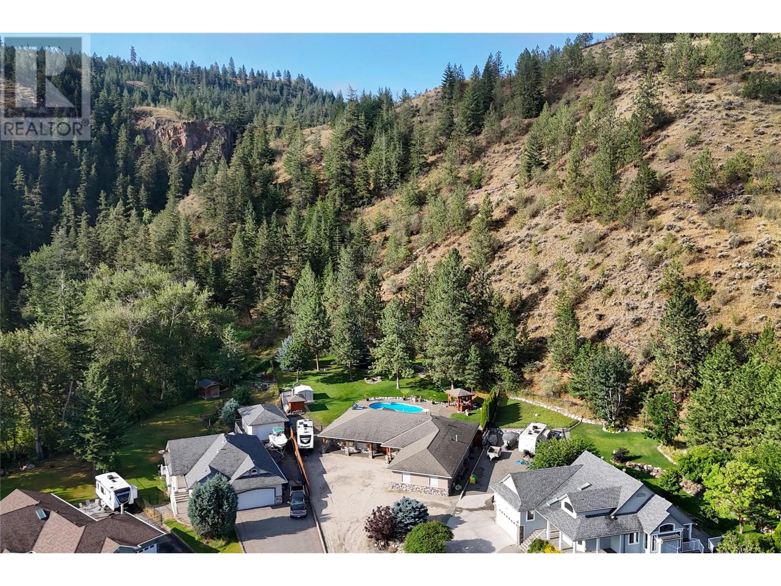 Photo 5 of 585 Coyote Drive, Kamloops BC
