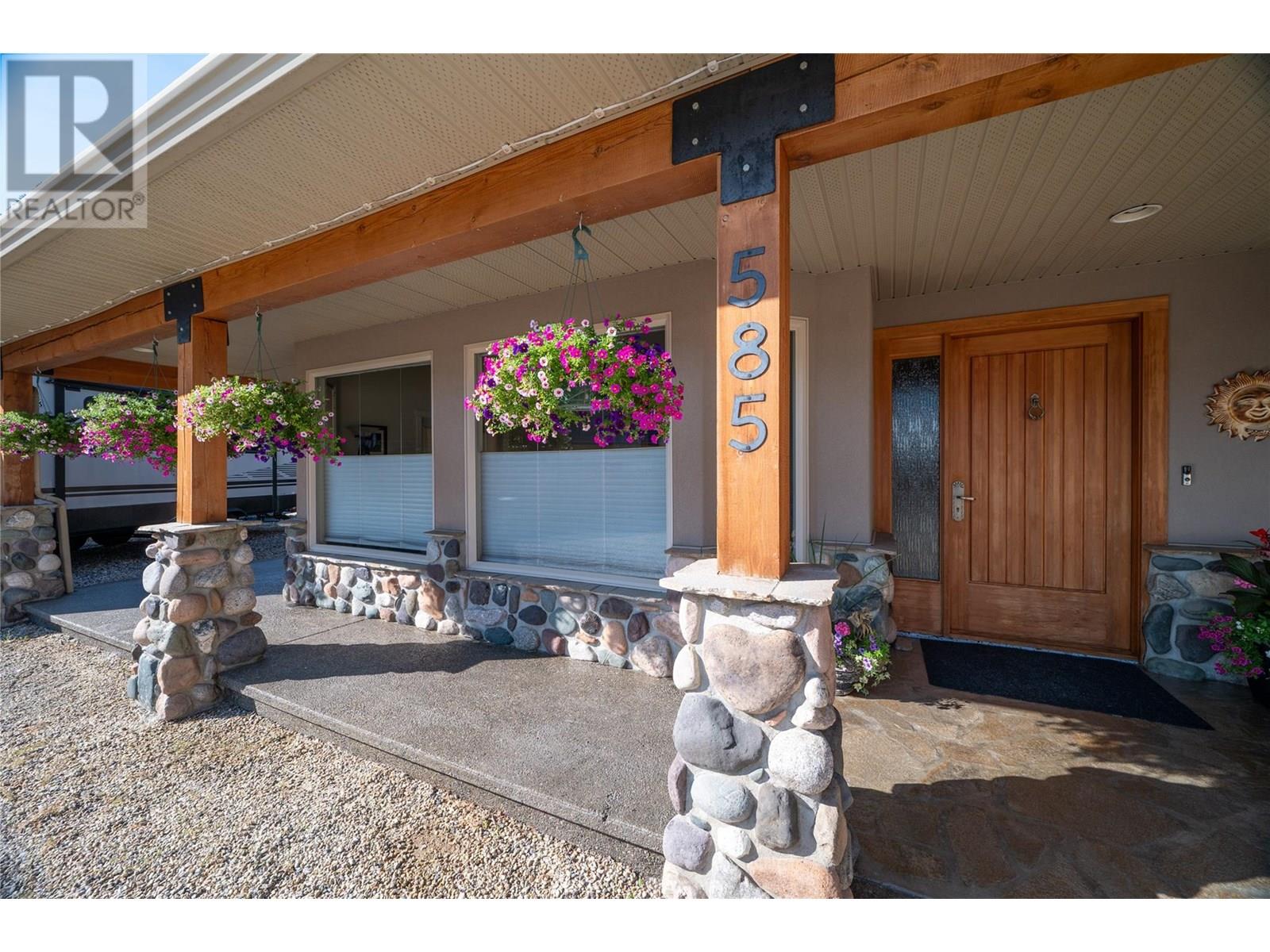 Photo 6 of 585 Coyote Drive, Kamloops BC