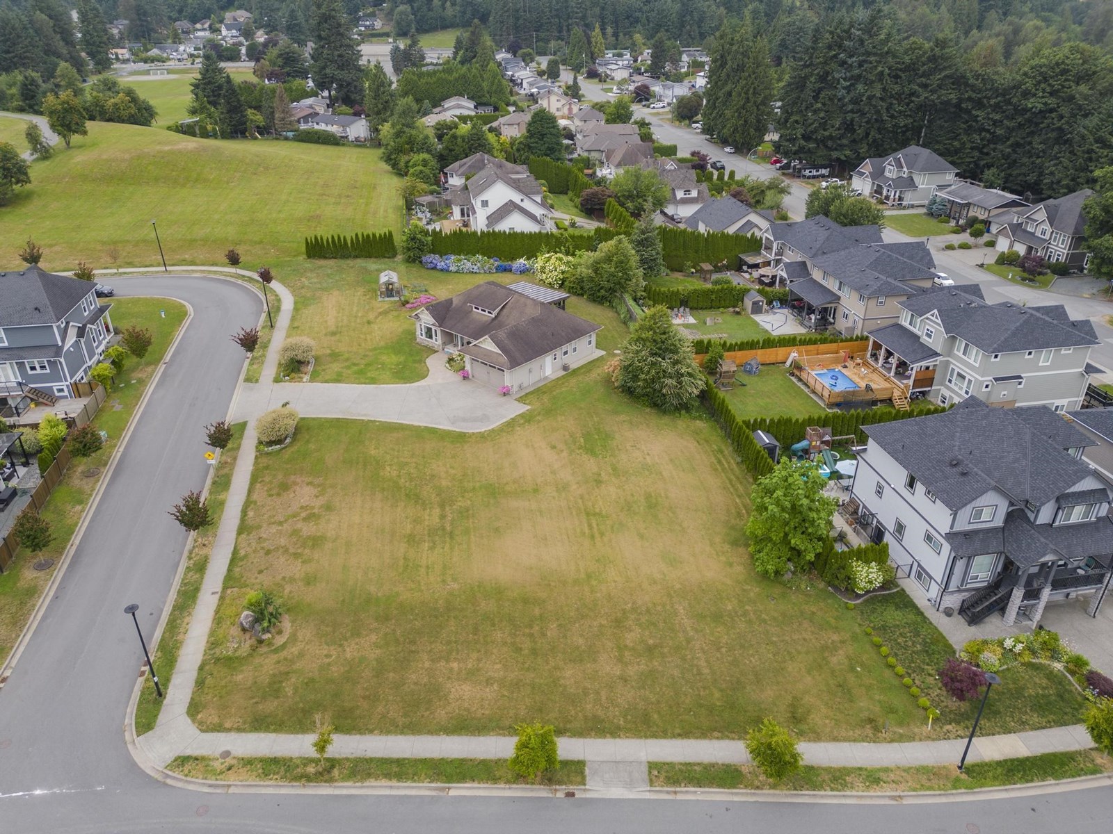 8455 JACK CRESCENT, Mission