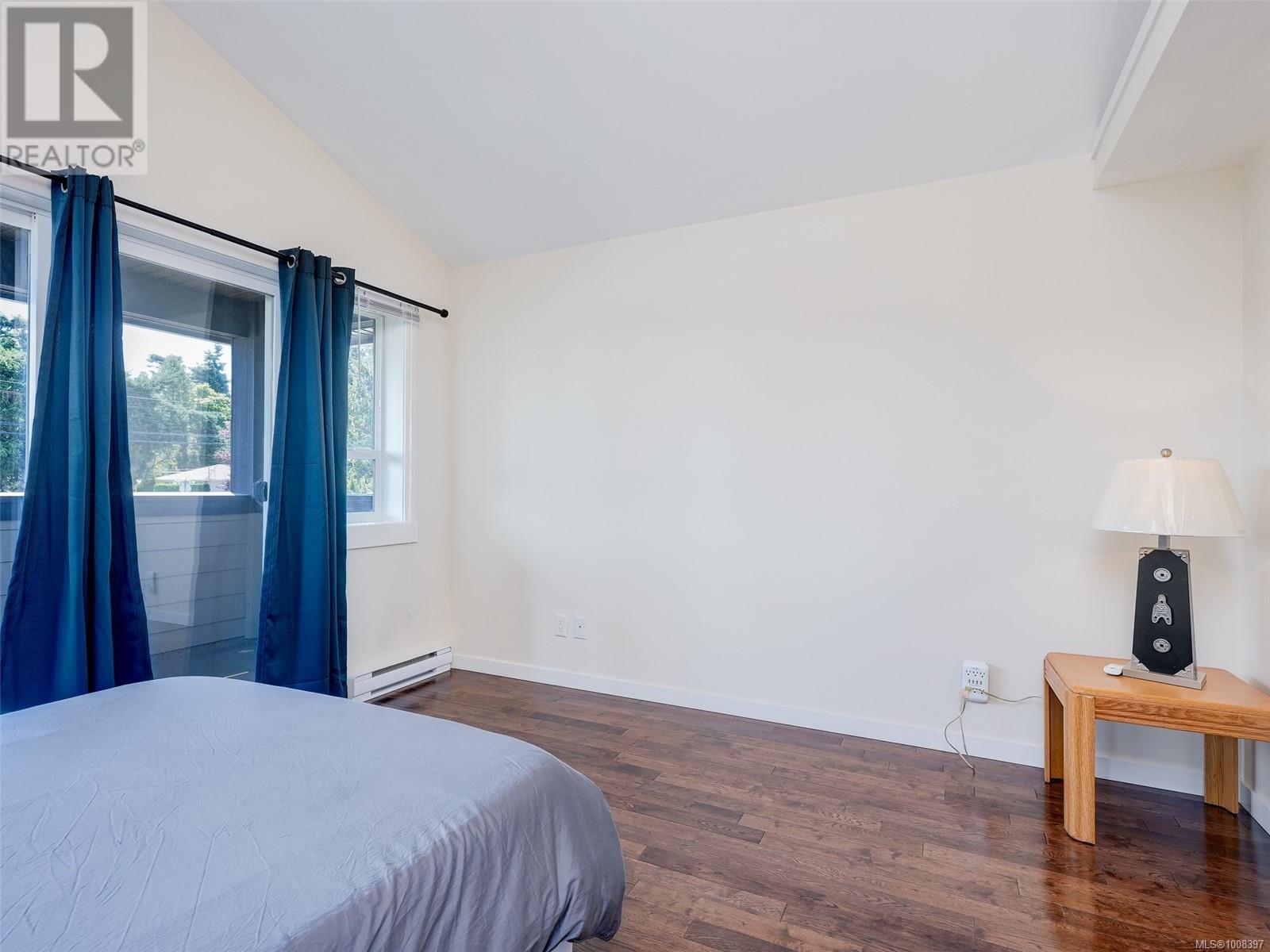 1026 Tillicum Rd, Esquimalt
