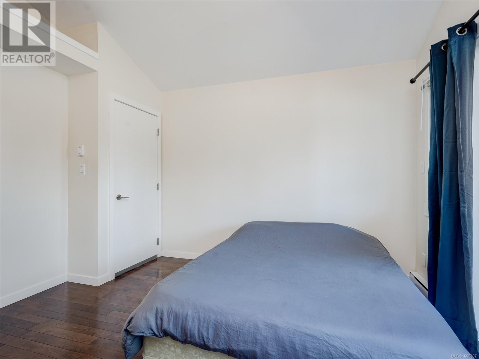 1026 Tillicum Rd, Esquimalt